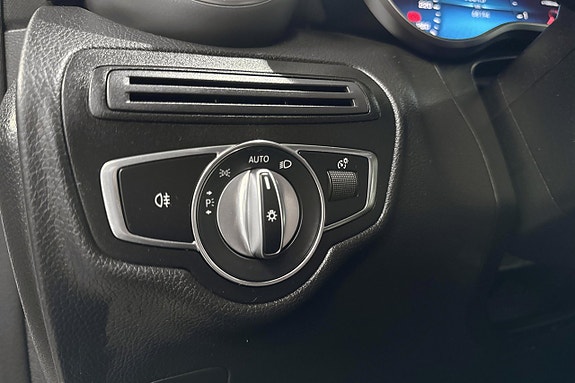 Mercedes-Benz GLC200 13 of 19