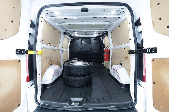 Ford Transit Custom 23 of 24