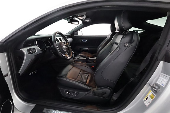 Ford Mustang 10 of 27