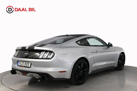 Ford Mustang 6 of 27