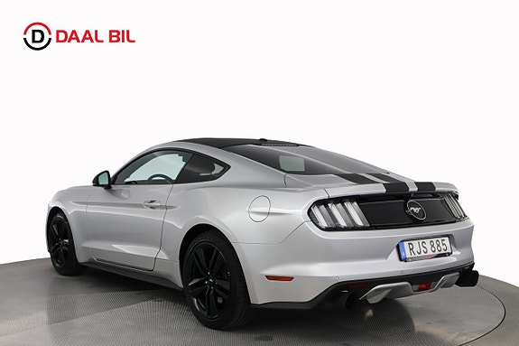 Ford Mustang 8 of 27