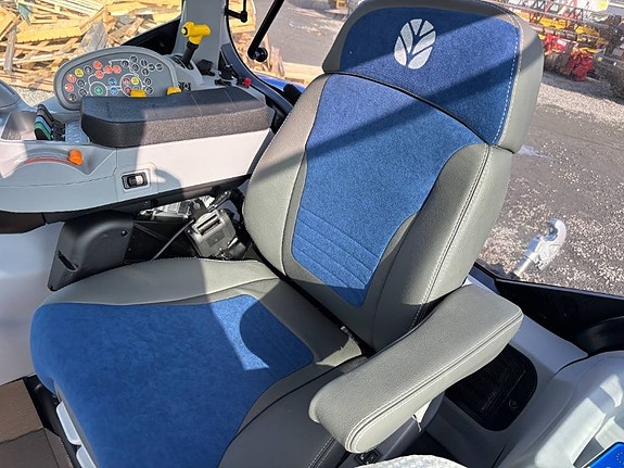 New Holland T 7.225 AC 23 of 24