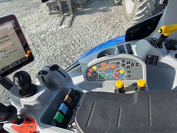 New Holland T 7.225 AC 13 of 24