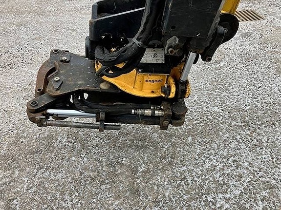 New Holland E 25 D 9 of 13