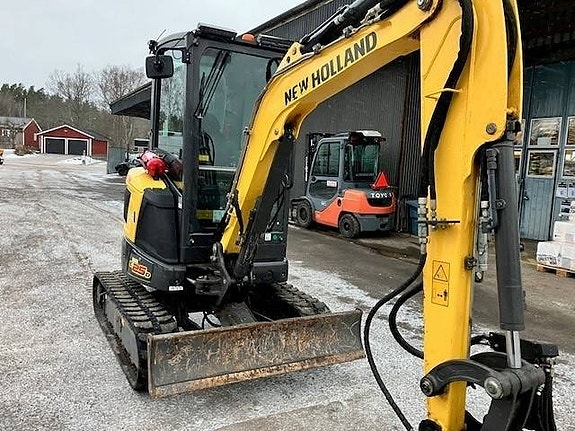 New Holland E 25 D 2 of 5