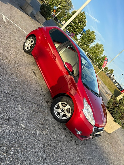 Peugeot 208 3 of 8