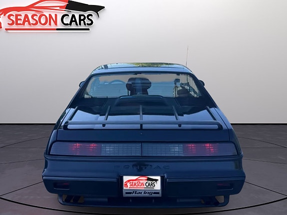 Pontiac Fiero 6 of 17