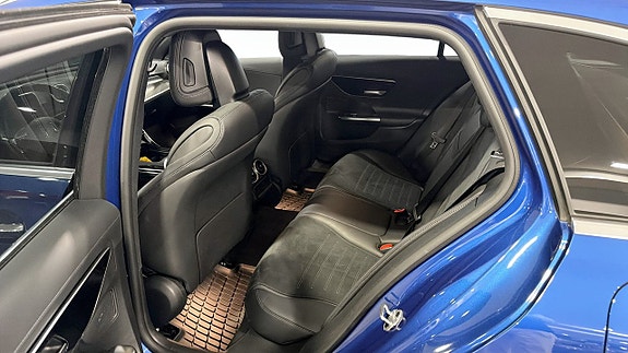 Mercedes-Benz C300 e 7 of 9