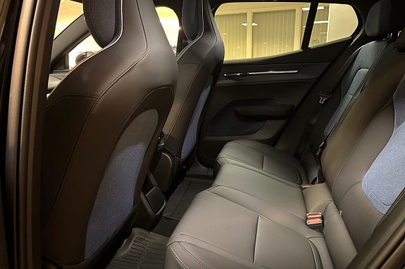 Volvo EX30 12 of 14