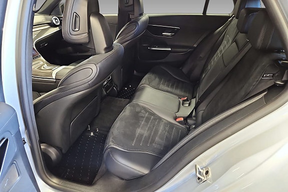 Mercedes-Benz C300 9 of 14