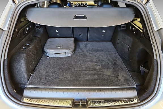 Mercedes-Benz C300 10 of 14