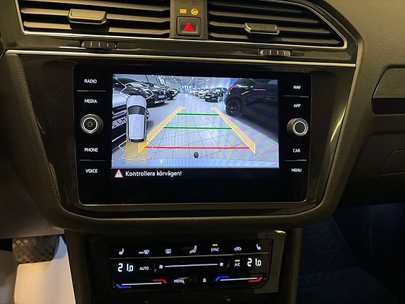 Volkswagen Tiguan 18 of 26