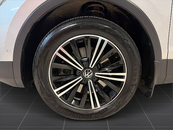 Volkswagen Tiguan 9 of 26