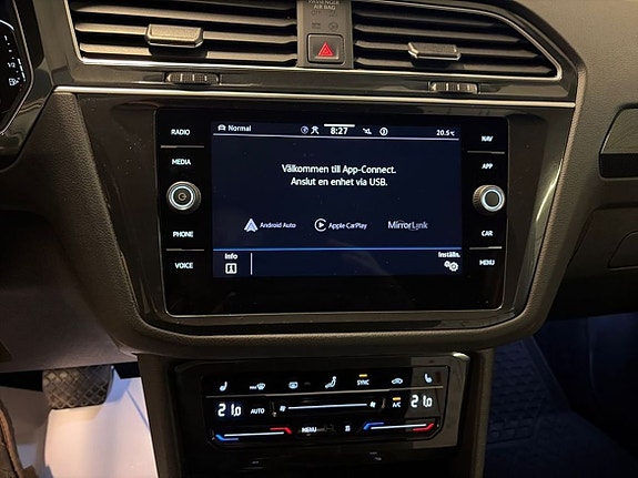 Volkswagen Tiguan 17 of 26