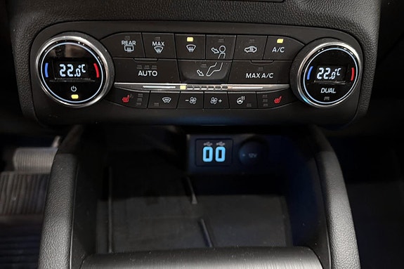 Ford Kuga 15 of 19