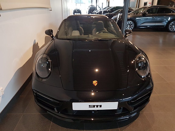 Porsche 911 Targa 4 GTS 3 of 5
