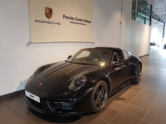 Porsche 911 Targa 4 GTS 2 of 5