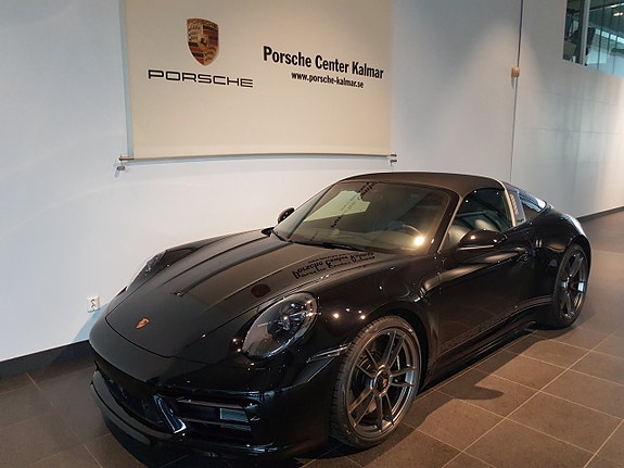 Porsche 911 Targa 4 GTS 13 of 16