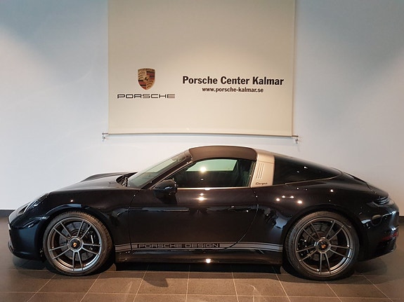 Porsche 911 Targa 4 GTS 12 of 16
