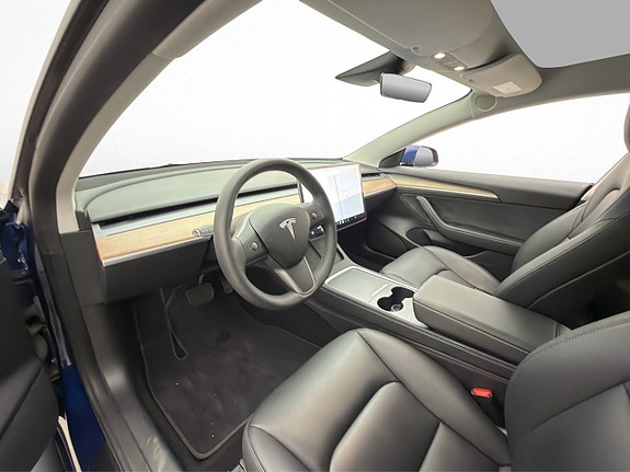 Tesla Model 3 11 of 30