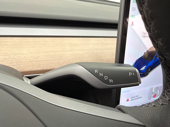 Tesla Model 3 20 of 30