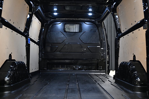 Ford Transit Custom 8 of 27