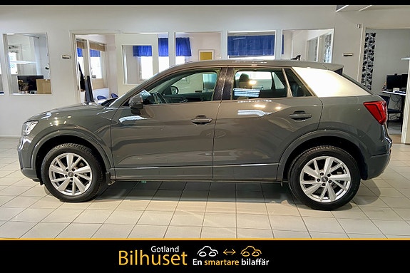 Audi Q2 2 of 5