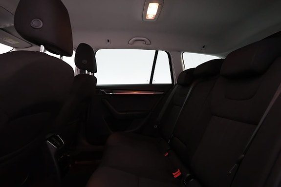 Skoda Octavia 10 of 16