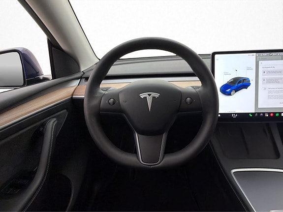 Tesla Model Y 12 of 30