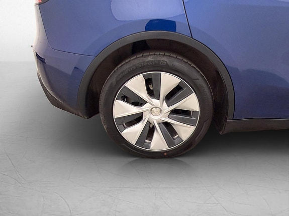 Tesla Model Y 30 of 30