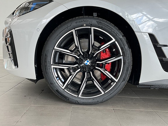 BMW i4 4 of 5