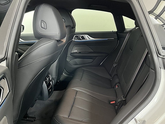 BMW i4 12 of 15