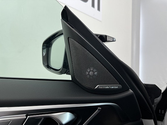 BMW i4 9 of 15