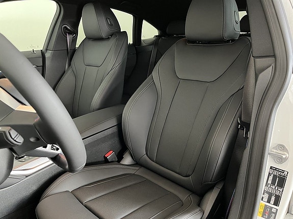 BMW i4 7 of 15