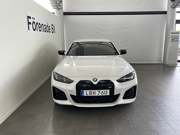 BMW i4 2 of 5