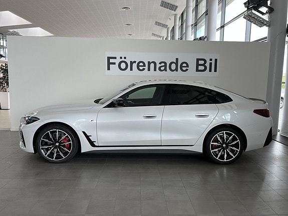 BMW i4 3 of 5
