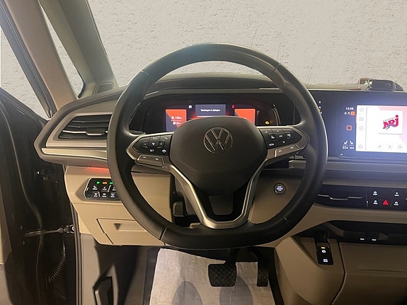 Volkswagen Multivan 5 of 5
