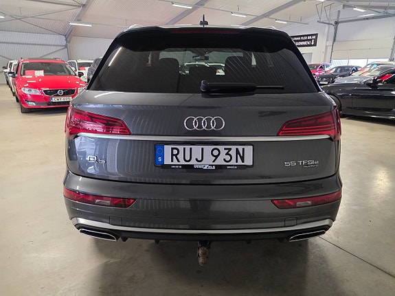 Audi Q5 4 of 5