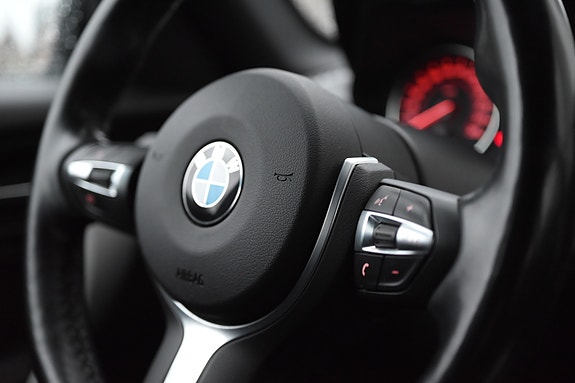 BMW 118d 4 of 5