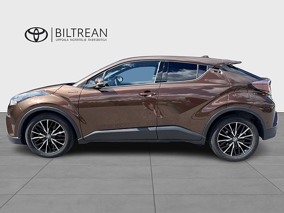 Toyota C-HR 3 of 5