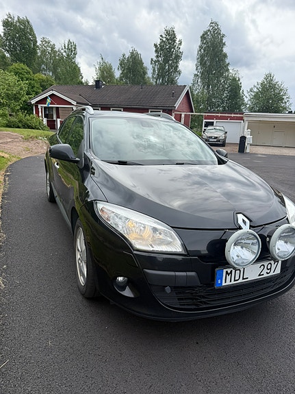 Renault Megane III 2 of 5