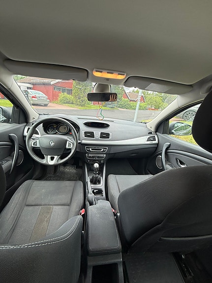Renault Megane III 3 of 5