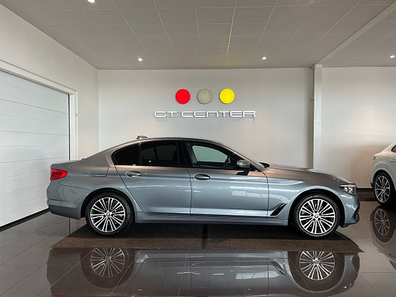 BMW 520d 2 of 5
