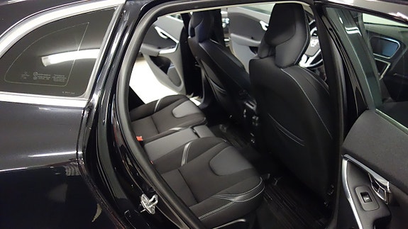 Volvo V40 13 of 13