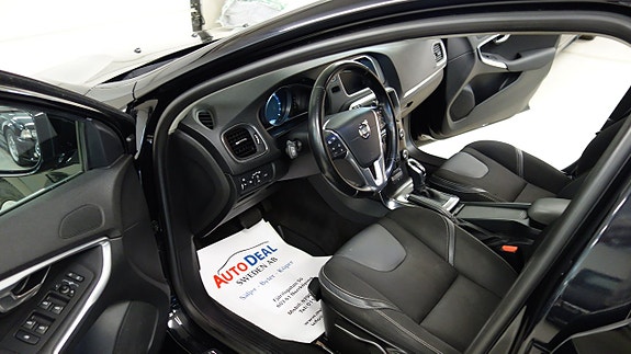 Volvo V40 9 of 13