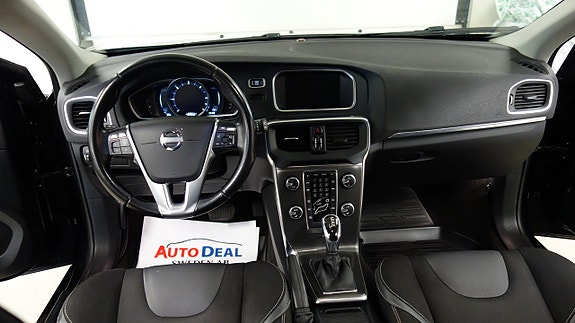 Volvo V40 10 of 13