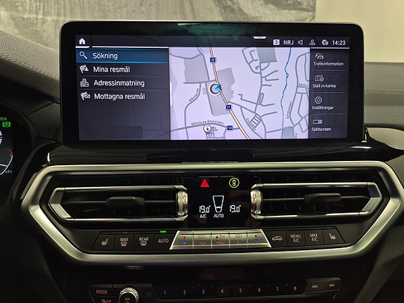 BMW iX3 7 of 11