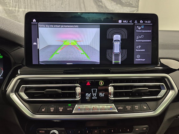 BMW iX3 8 of 11