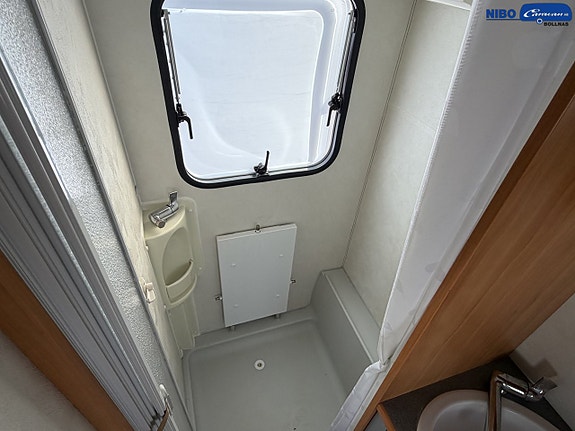 Adria ADORA 542 UT (Långbäddar) 13 of 19