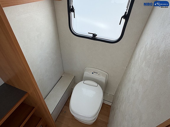 Adria ADORA 542 UT (Långbäddar) 12 of 19